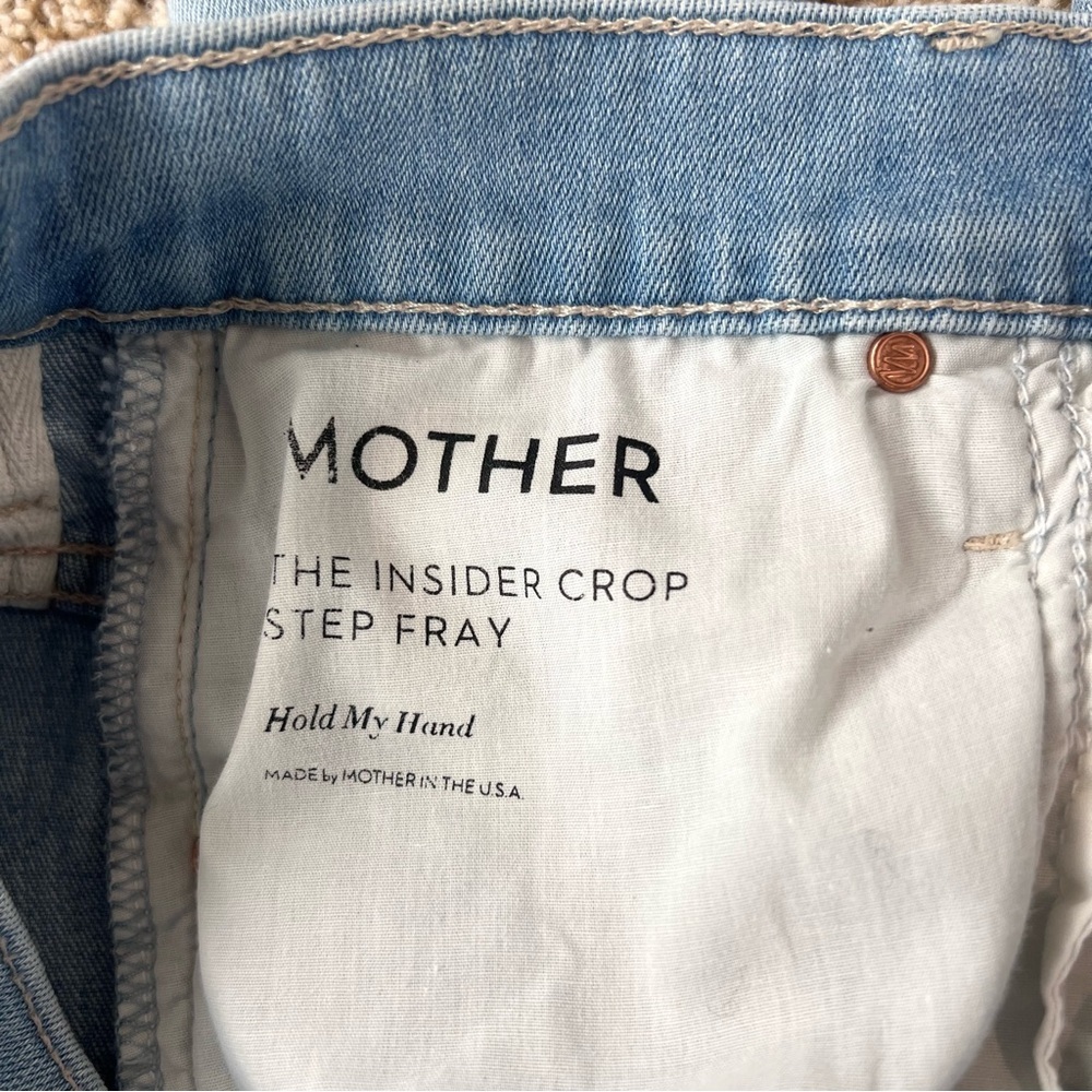 Mother The Insider Crop Step Fray in Hold my Hand Light Wash Size 26 - Picture 9 of 16